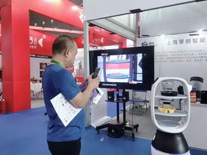 擎朗餐飲服務(wù)機(jī)器人亮相2019中國(guó)國(guó)際食品餐飲博覽會(huì)，引領(lǐng)餐飲網(wǎng)絡(luò)技術(shù)服務(wù)新潮流